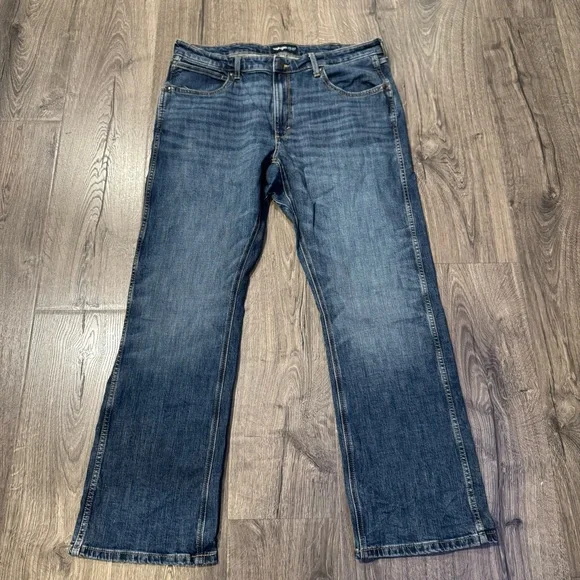 Wrangler peak comfort relaxed boot Men's Classic Blue Straight Jeans size 36x32 - Picture 8 of 15